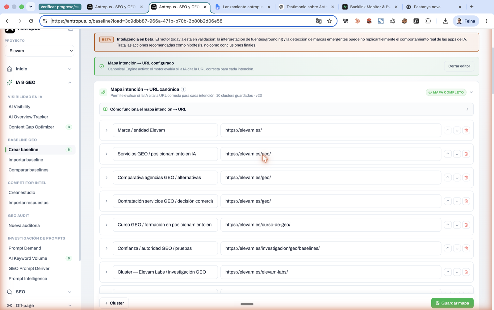 Editor del mapa intención → URL canónica en Antropus con 10 clusters configurados, cada uno con su URL canónica esperada.